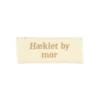 Labels Hæklet By, 1 stk